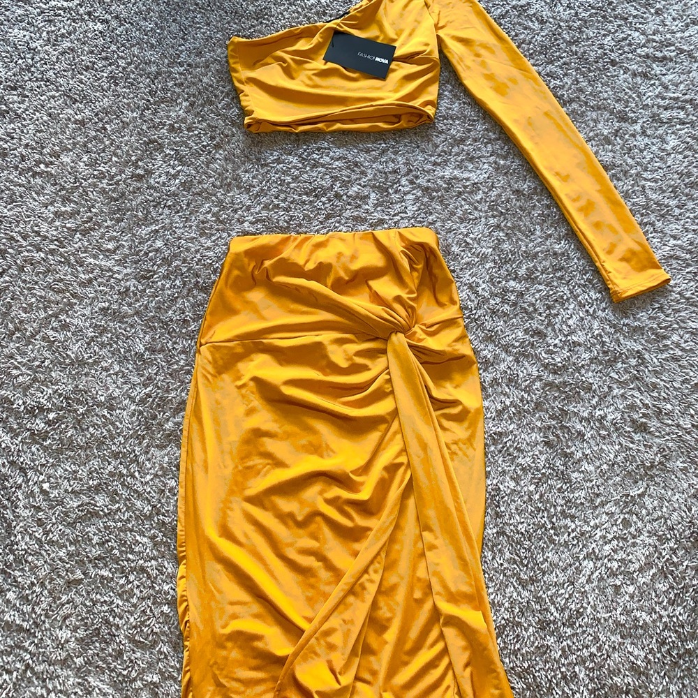 SOLD. Fashion Nova Mustard 2 piece Co-Ord: One Shoulder, Knee Length Skirt